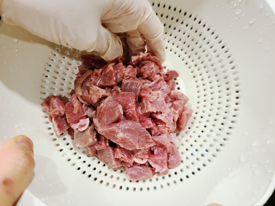 백팩커 백종원 러시아식 고기 스튜 만들기 비프 스튜 파프리카 버섯을 넣고 버섯 크림 리조또 마카로니 삶은 법 비프 스트로가노프 다진 고기 요리 24