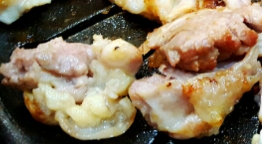 산닭백숙 이미지