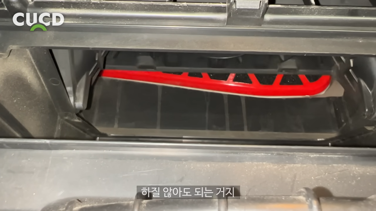 "3초만에 자동차에서 나는 냄새 완벽 제거" 호흡기 건강에 악영향을 미칠 수 있는 에어컨 냄새 없애는 비법 공개! 10 img