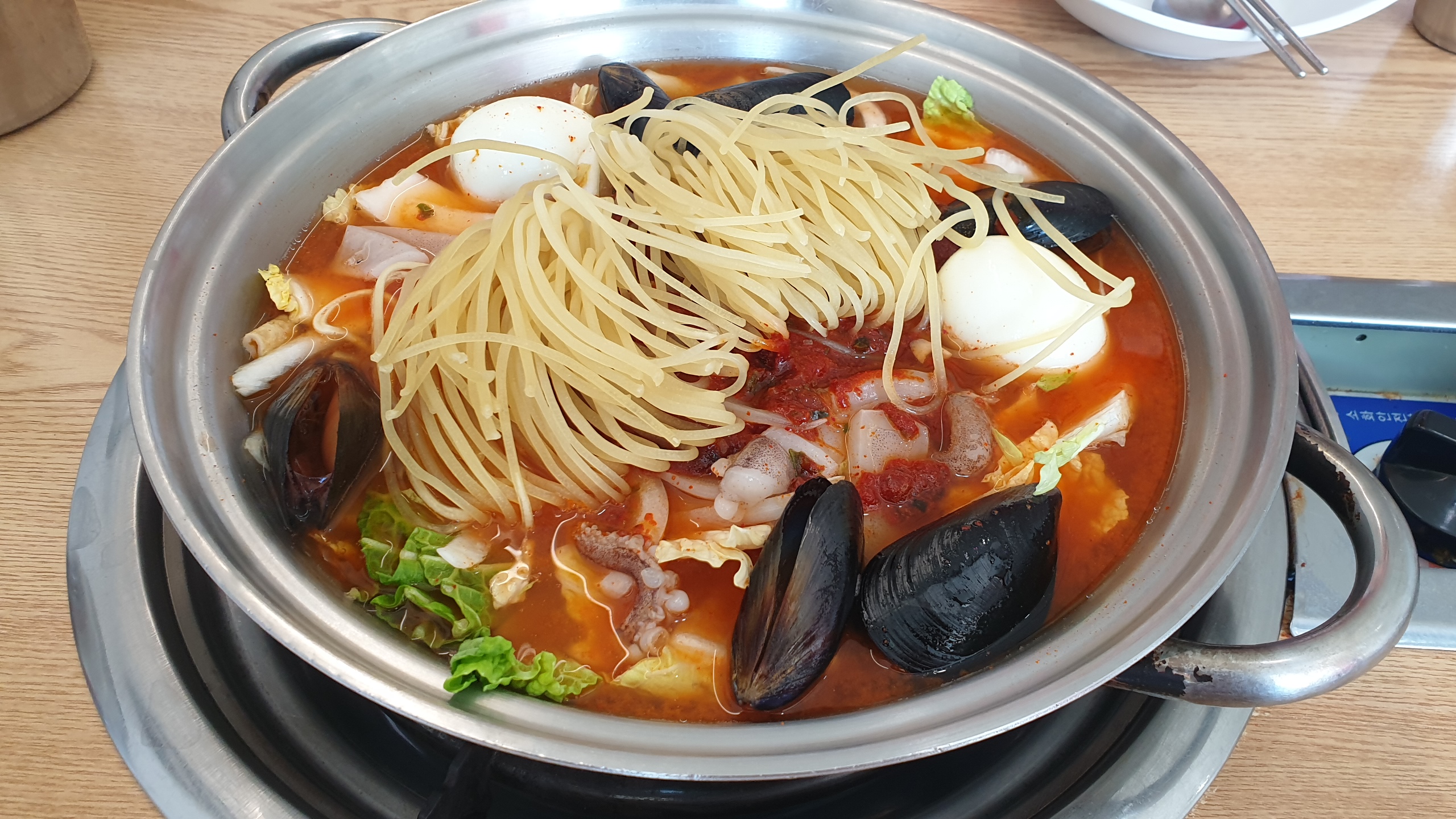  즉석떡볶이계의 전설, 먹쉬돈나 삼청본점