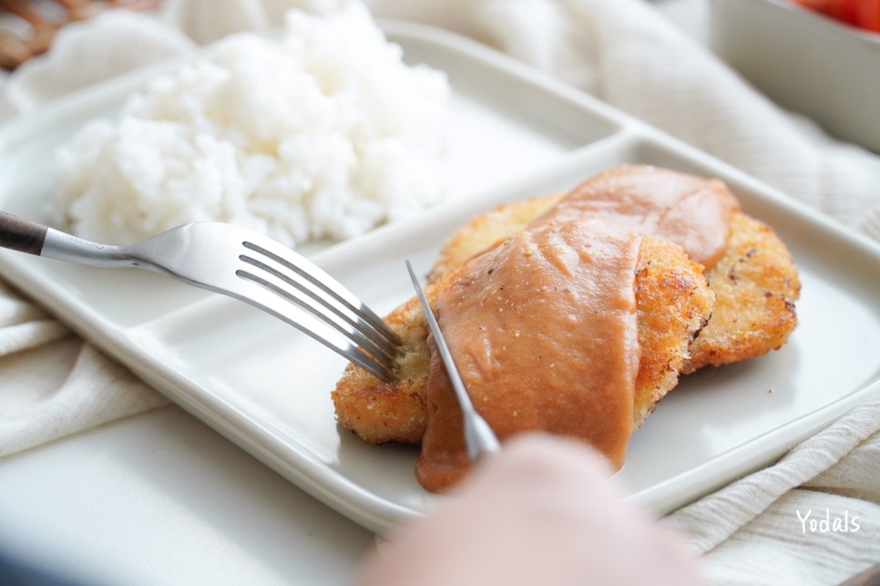 풍미가 가득한 옛맛 그대로! 양식돈까스 고기는 빵빵! 소스는 5