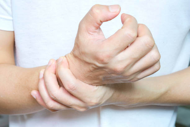 뻐근한 손목통증 치료방법