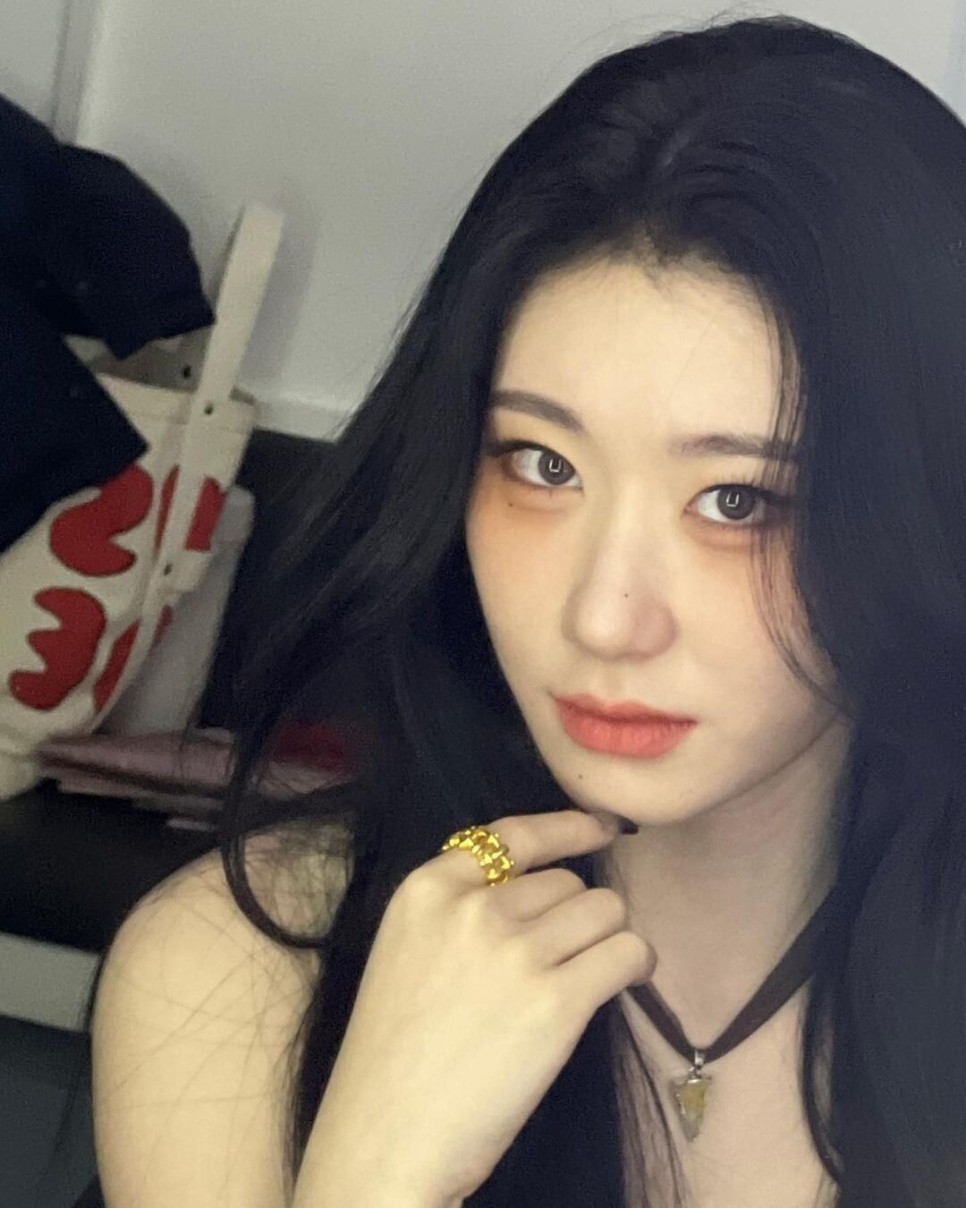  ITZY 있지 채령 인스타그램 셀카 사진 10장 221209