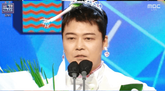  2022 "MBC 방송연예대상" 전현무 울보 대상 수상
