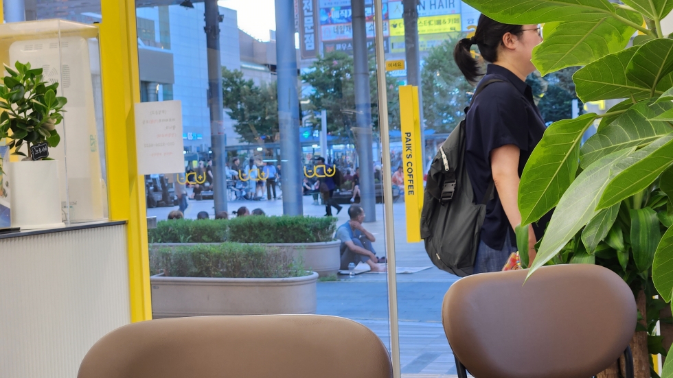 부천역 빽다방 2차 방문 오늘은 평범한 카페모카로 더위를 마무리 - undefined - undefined - 늘 궁금하던 주변 배경. 부천역 빽다방 2차 방문 오늘은 평범한 카페모카로 더위를 마무리 - undefined - undefined - 늘 궁금하던 주변 배경.