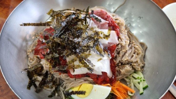 막국수 한 그릇