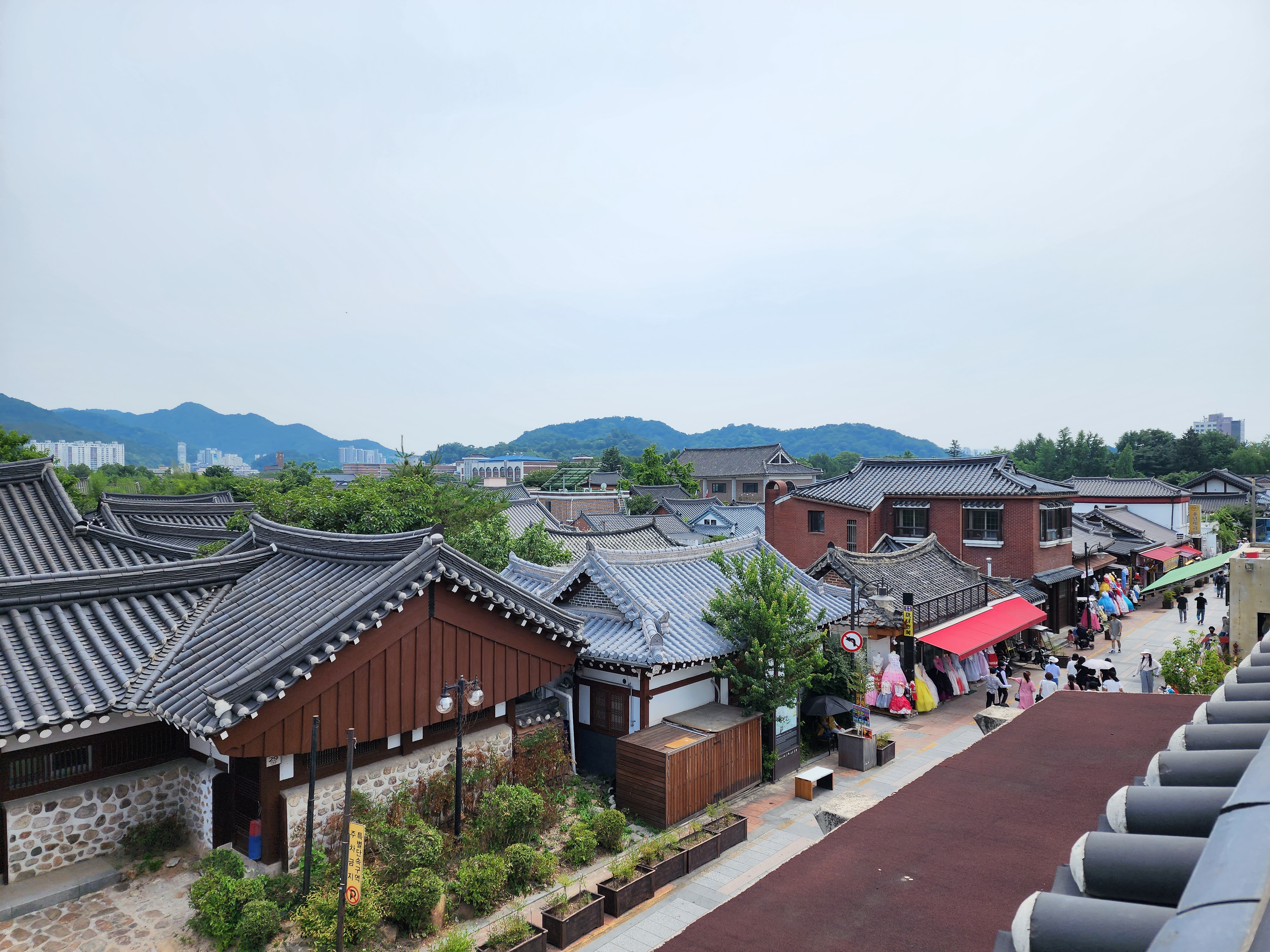 전주 난장 근현대사 레트로 테마파크 추억의 7080 전주 난장 (전주 한옥 마을)