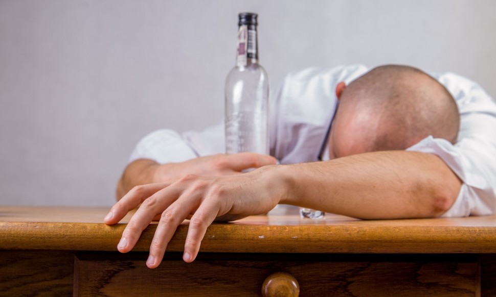 음주 후 두통은 왜 발생하고 어떻게 해결할 수 있을까요?