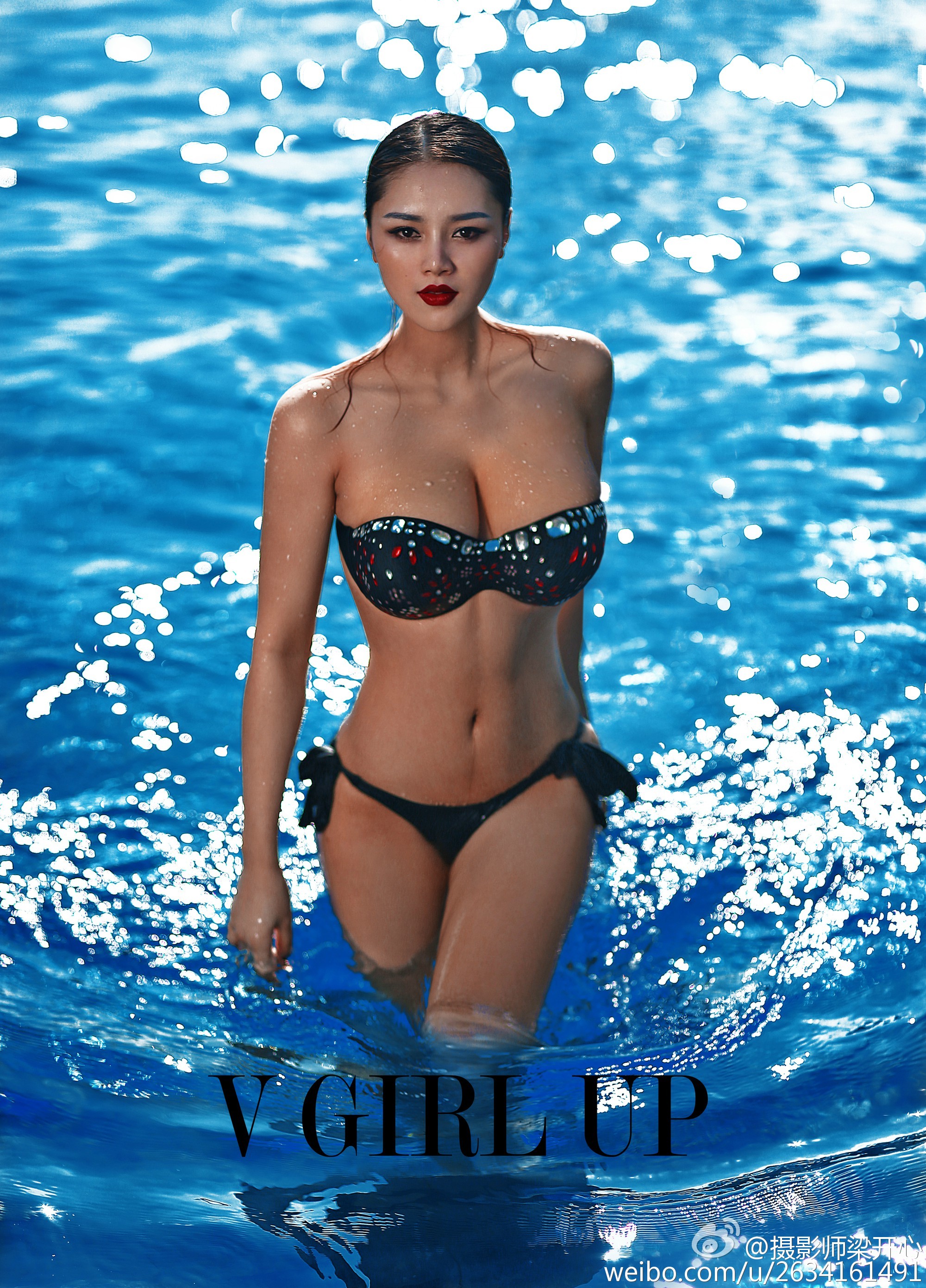 hot bikini curved Chinese glamour