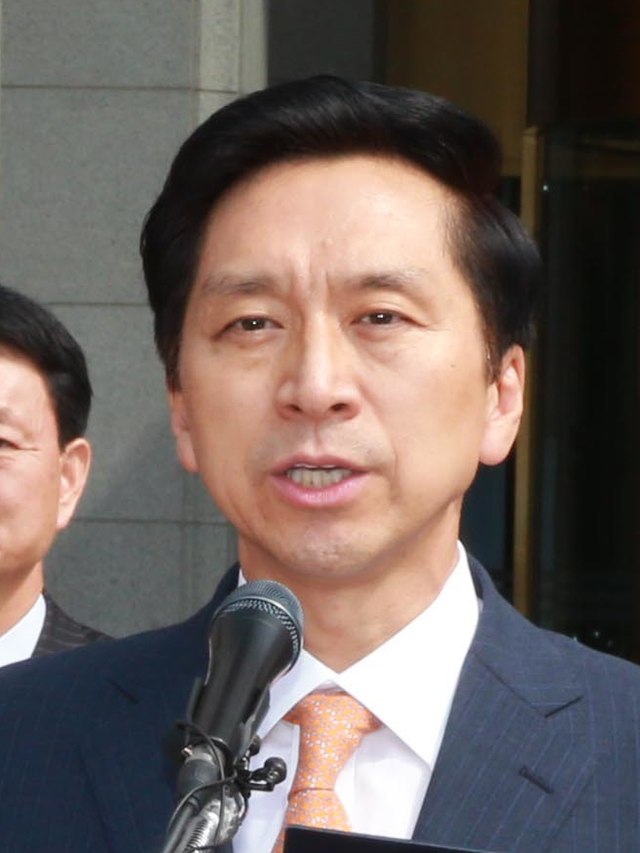  김기현 대표 퇴진, 뜨거운 관심 속 논란