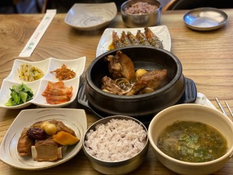 청국장 수육 돼지갈비찜 백반