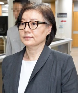 롯데 신격호 회장의 첩 서미경, 받은 재산은 얼마나 될까? (ft. 리즈, 신유미) - 서미경 - 서미경 신격호 회장으로 부터 받은 재산 롯데 신격호 회장의 첩 서미경, 받은 재산은 얼마나 될까? (ft. 리즈, 신유미) - 서미경 - 서미경 신격호 회장으로 부터 받은 재산