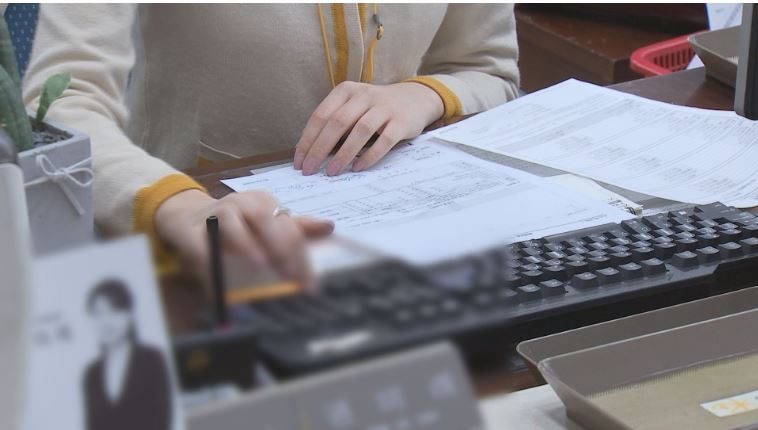  전문직 연봉..의사 연 소득 평균 2억3천만원
