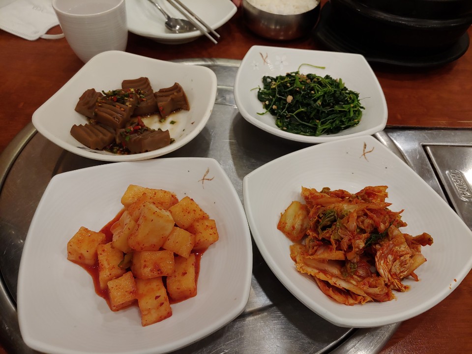  종로맛집 임실한우촌에서 얼큰하고 시원한 갈비탕 먹었어요.