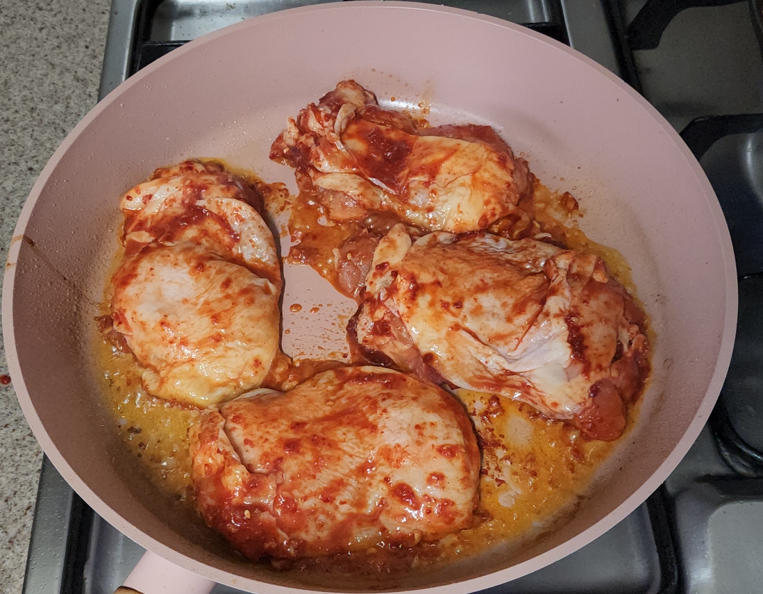 닭갈비-굽는-모습