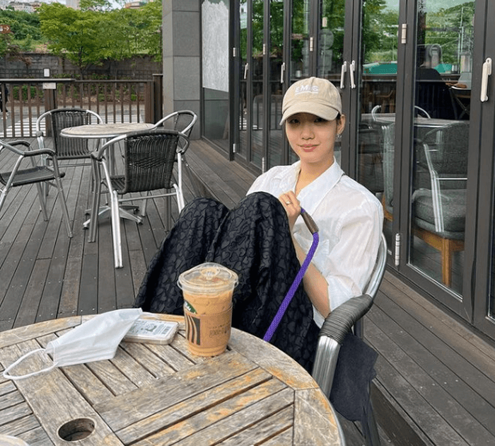  김고은 볼캡 _ 이미스 베이지 로고 자수 볼캡 모자 (김고은 인스타그램 패션)