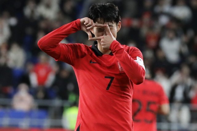  손흥민 멀티골 클린스만 감독 데뷔전 무승부