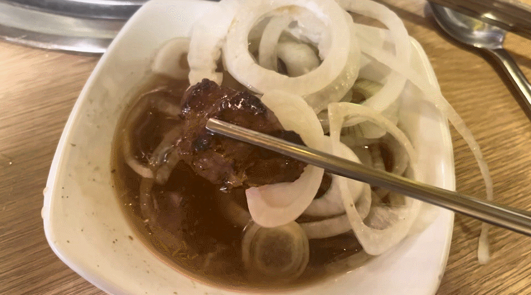 돼지갈비 한 점
