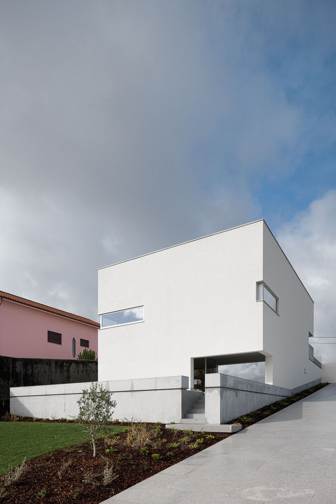  [주택]House in Santa Marinha / Helder da Rocha Arquitectos
