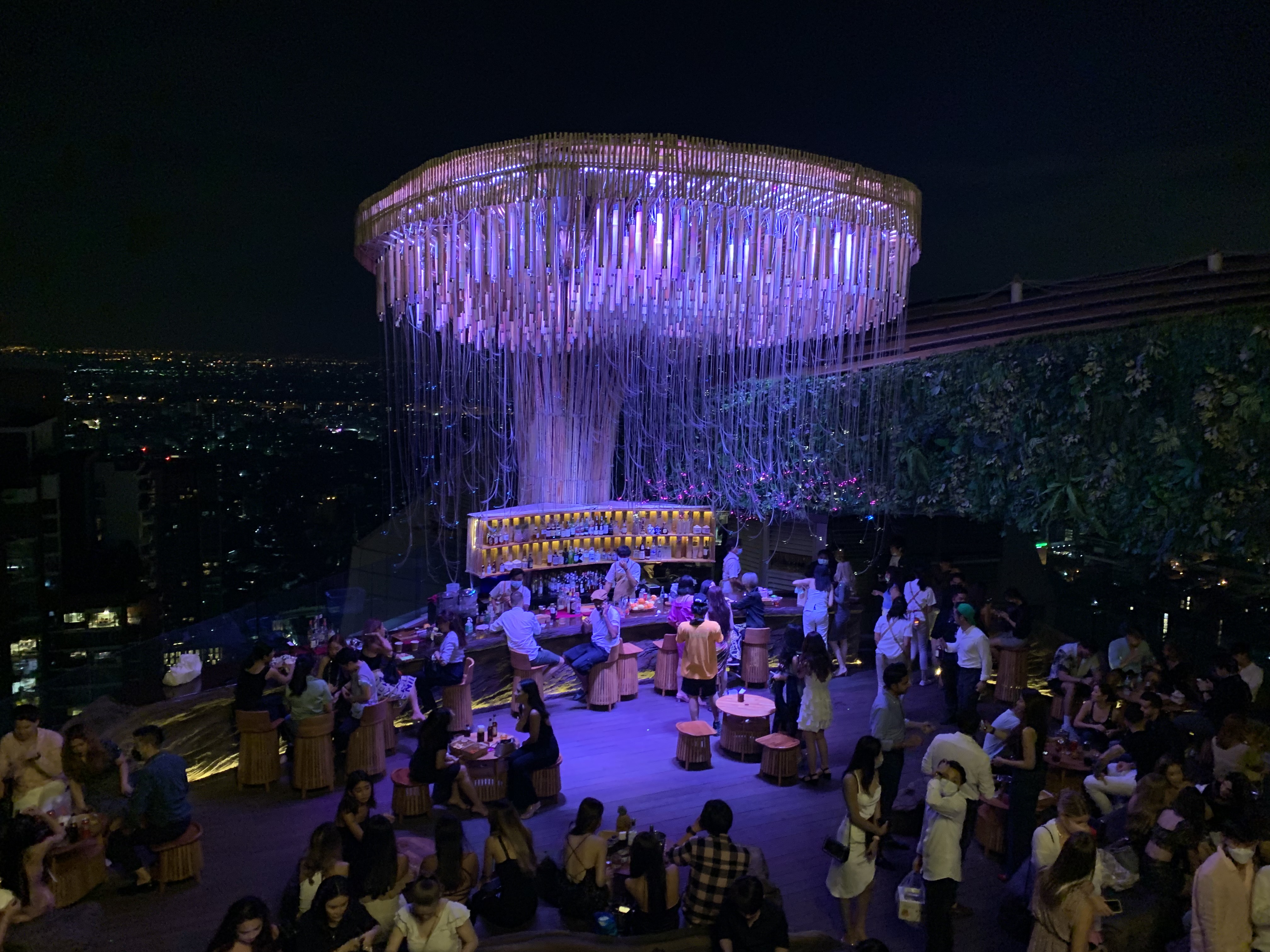 방콕 루프탑 바 Tichuca Rooftop Bar