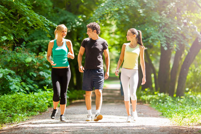 걷기 운동할때 더 뼈를 튼튼하게 하는 방법 4가지