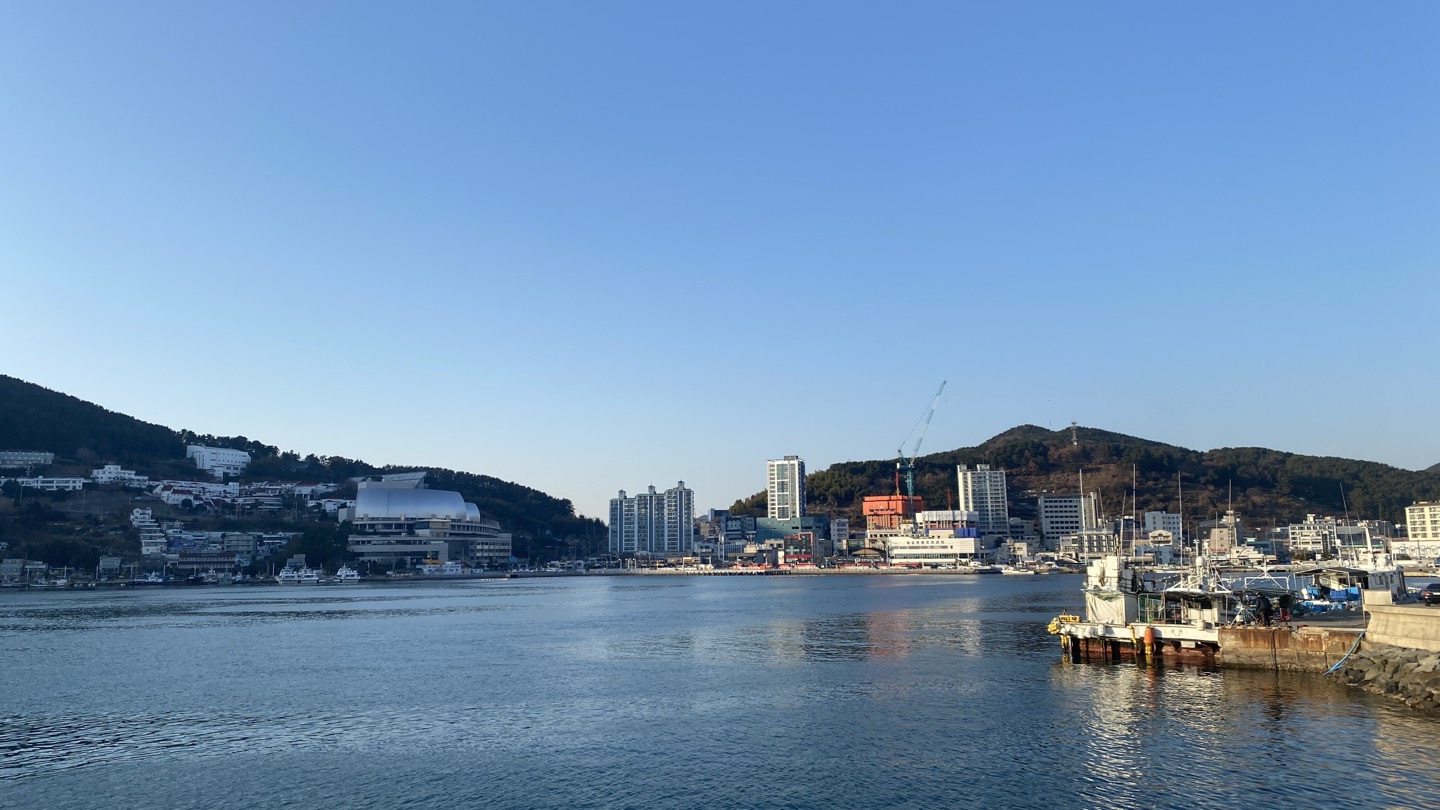 현재 장승포항