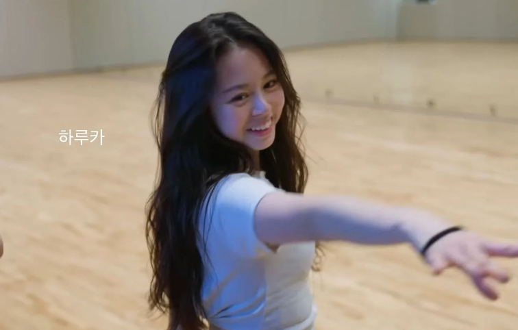  르세라핌 하루카, 데뷔조였으나, 최종 데뷔 못한 하루카 & 다큐영상