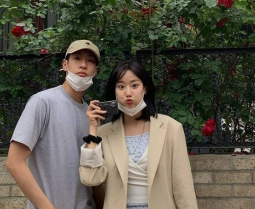  윤영, 에이프릴 나은에겐 "친동생"처럼