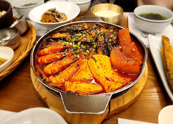 제주 중문 우럭집 '고집돌우럭'