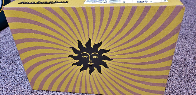 태양에-얼굴이-표시된-선바스켓-상자