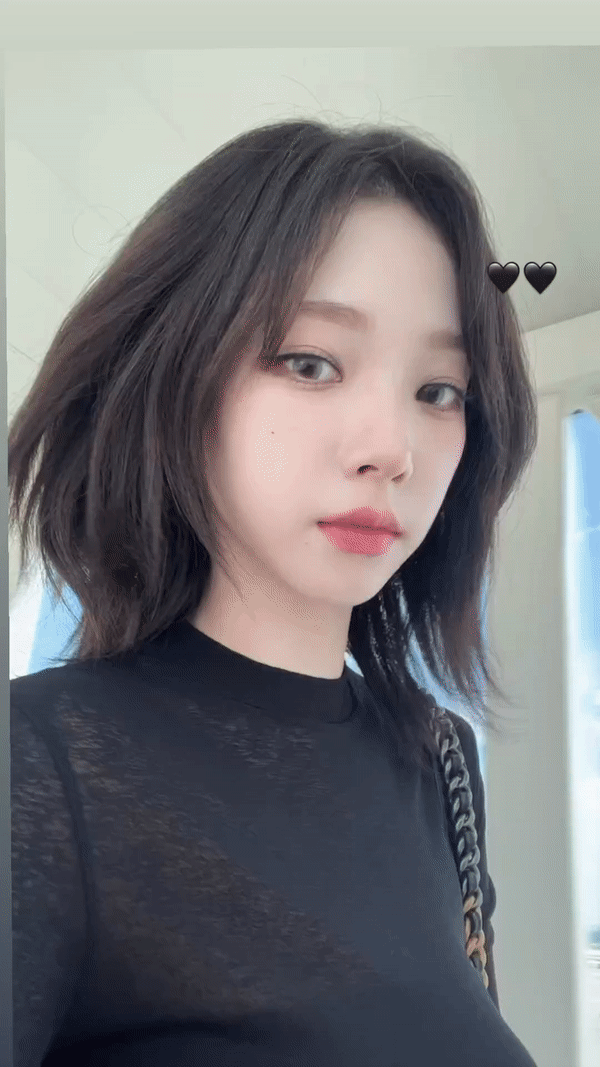 흑발 중단발 카리나
