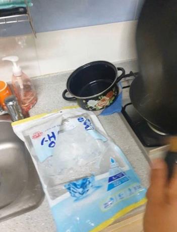  꽝꽝 언 얼음 부수는 꿀팁.jpg