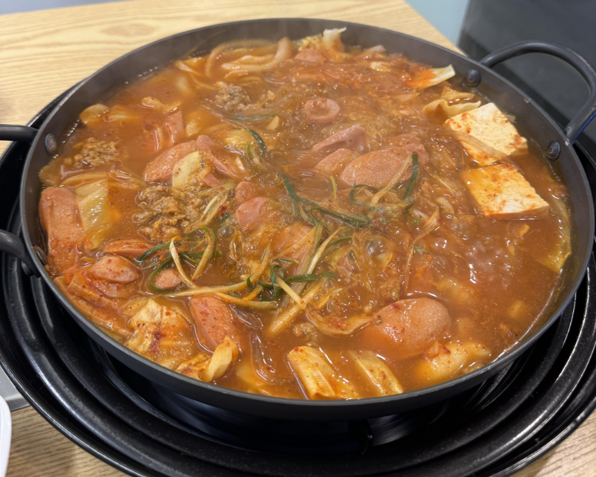 김뚜껑 부대찌개 선릉역점 대표 사진