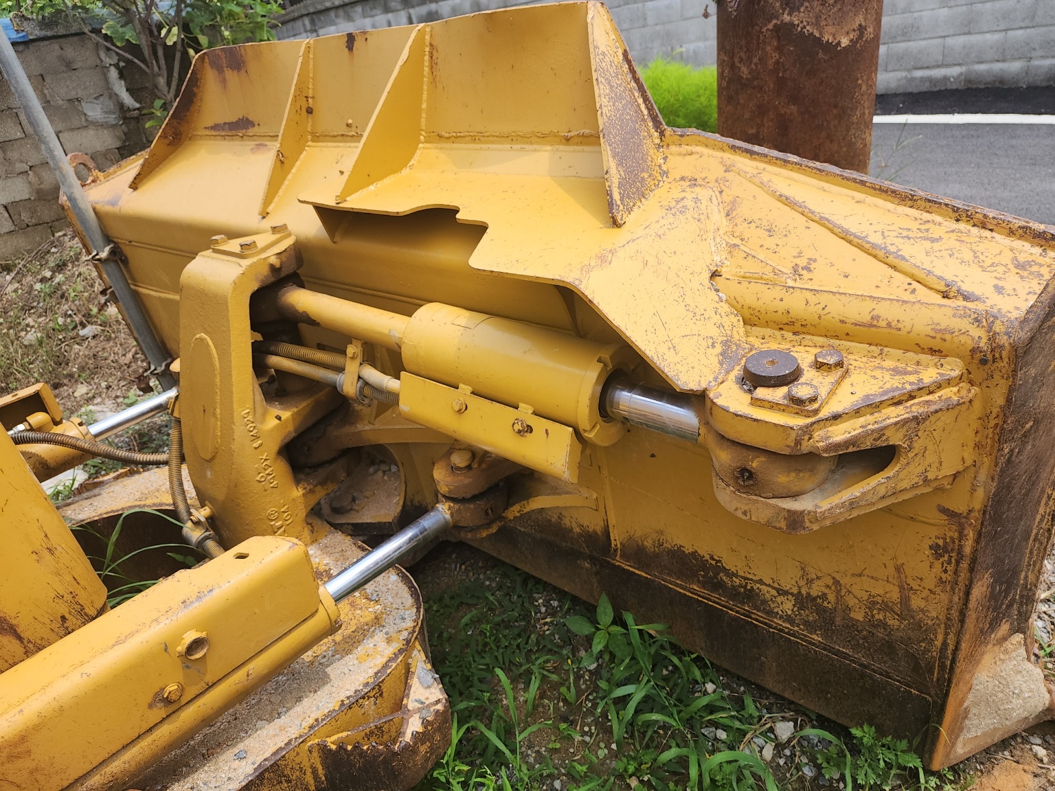 for-sale-used-bull-dozer-caterpillar-cat-d5n-xl-weight-12-8ton
