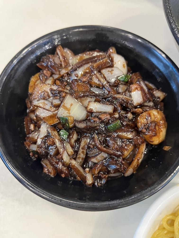 삼선간짜장입니다