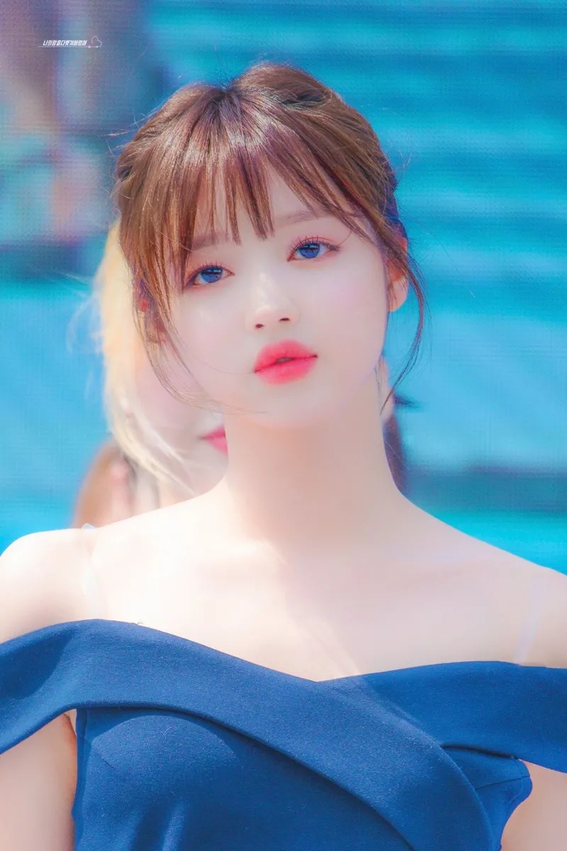  오마이걸 유아 다섯 번째 계절 무대의상