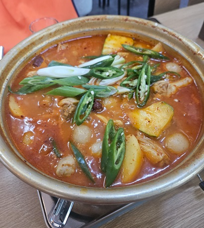 이랑칼국수-닭볶음탕