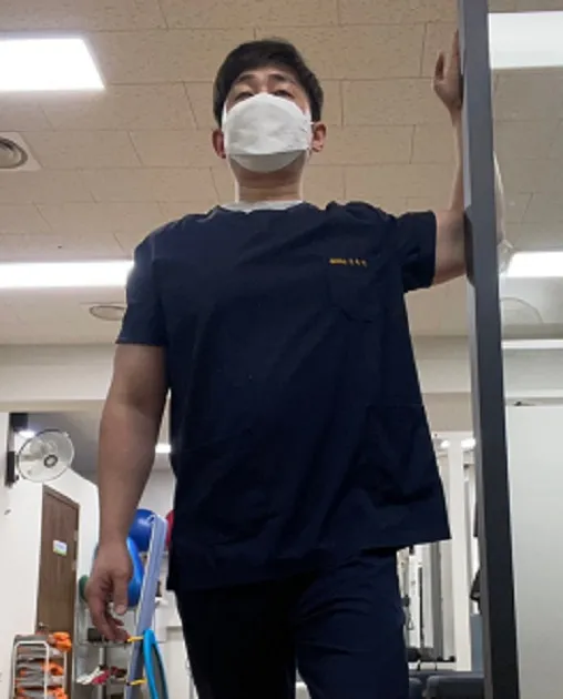 가슴근스트레칭1