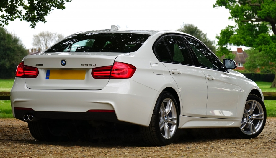 BMW 세단: 고급스러움과 성능의 상징2