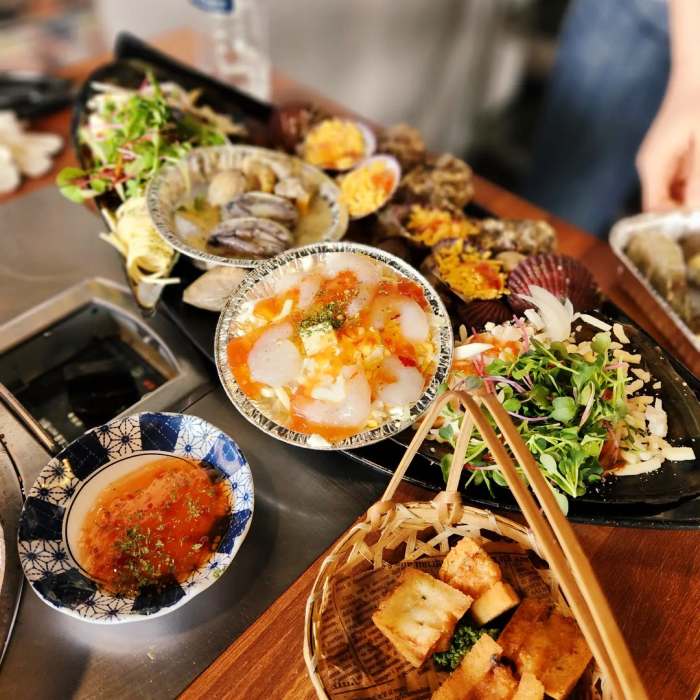 백반기행 지수원 편 4단 조개구이 무한리필 치즈 가리비 전복 숯불 구이 오이도 맛집 소개