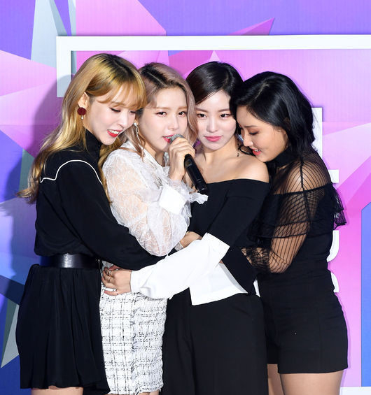 'Redd' 발매 휘인 솔로 활동 돌입 마마무 소식 마마무 휘인 오늘 솔로 첫 데뷔 첫 미니 앨범 6