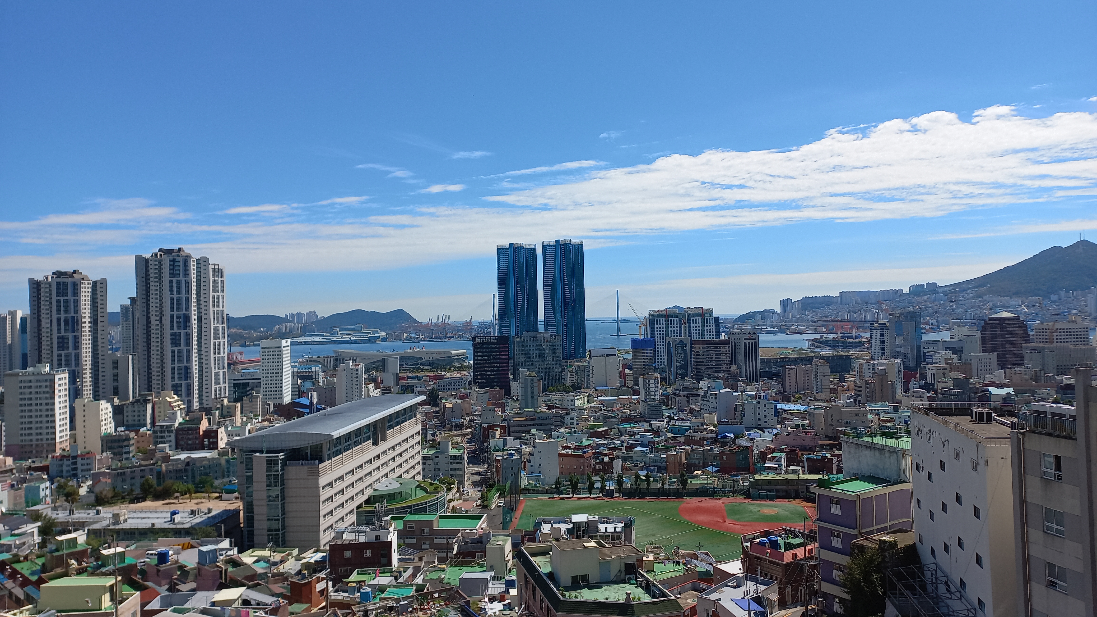 부산 산복도로 여행, 유치환의 우체통 전망대 - 행복의 유효시간은 지금 이미지