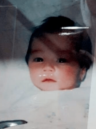  연예인들 갓난쟁이 시절 모음.jpg