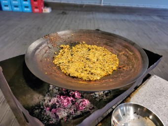 솥뚜껑 닭볶음탕