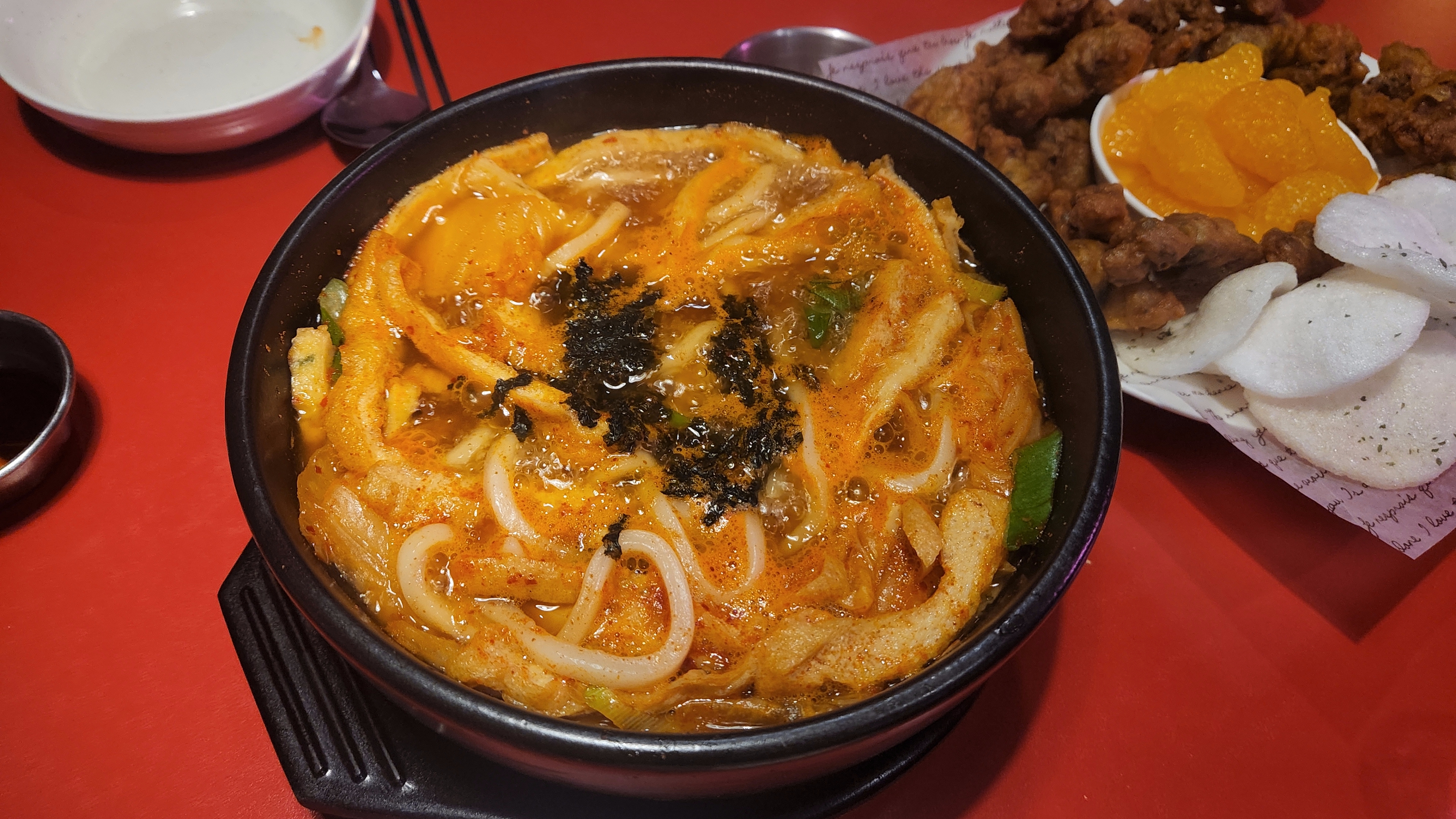  동네마다 하나씩 있는 술집 투다리 김치우동