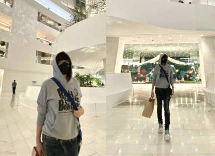  김혜수, 52세 맞아? 170cm의 완벽한 청바지핏! 뒤태가 예술이네 [사진]