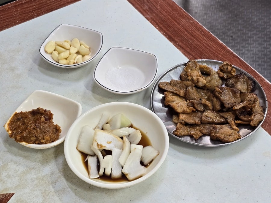 Neoguriwayennalguksu (너구리와옛날국수) 3