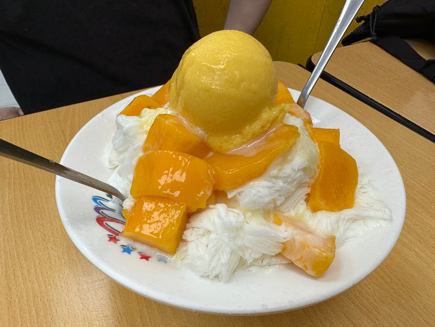 삼형매_망고 눈꽃 빙수