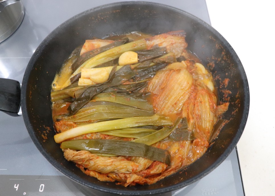 어남선생님 류수영 김치찜 레시피 돼지고기 앞다리접시 묵은김치요리 23