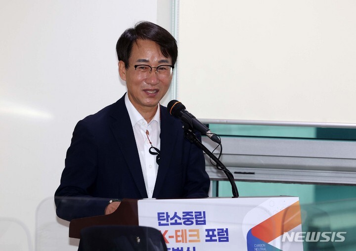  이원욱 "尹 지지율 20%대 가능성..탄핵 회자되는 게 사실"